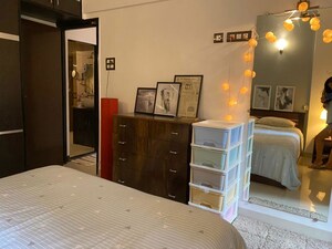 Bedroom in 1 BHK Apartment at Lokhandwala Complex – for Rent