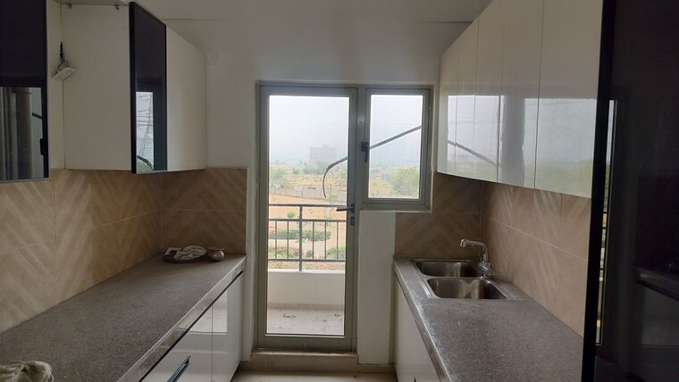 Room, vatika-express-city-plots 2.5 Bedroom 240 Sq.Yd. Builder Floor In Sector 88a Gurgaon 10371294