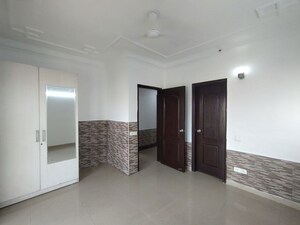 Room in 3.5 BHK Apartment at BPTP Freedom Park Life, Sector 57 – for Rent