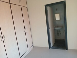 Room in 3 BHK Apartment at Andheri West – for Sale