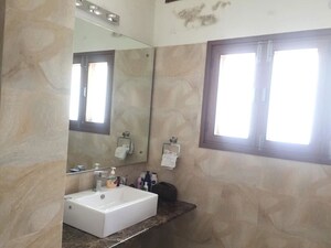 Bathroom in 3.5 BHK Apartment at DLF Park Place, Sector 54 – for Rent