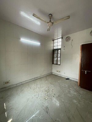 Room in 2 BHK Builder Floor at Ashok Vihar – for Sale