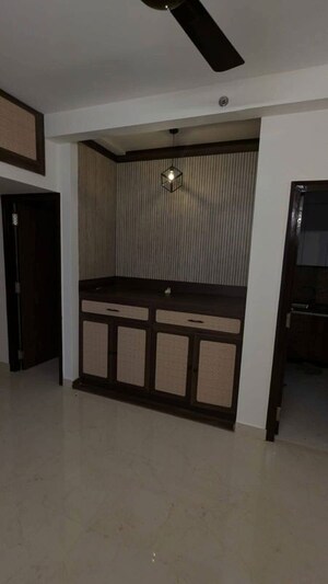 Room in 3 BHK Apartment at Hero Homes Gurgaon, Sector 104 – for Rent