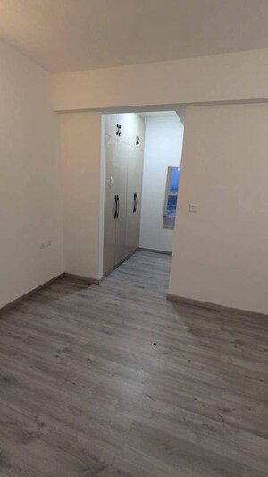 Room in 3 BHK Apartment at Hero Homes Gurgaon, Sector 104 – for Rent