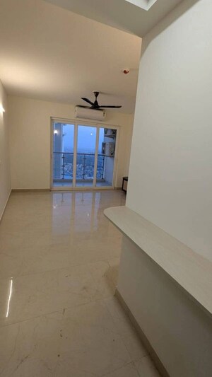 Room in 3 BHK Apartment at Hero Homes Gurgaon, Sector 104 – for Rent