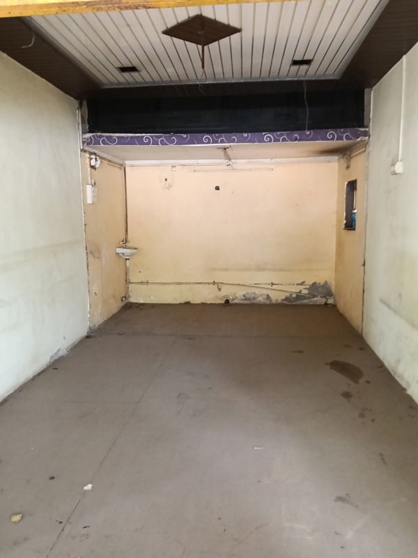 Retail Shop For Sale in Arum Rosalie LX