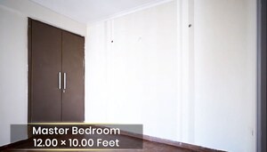 Room in 2 BHK Apartment at JM Florence, Tech Zone 4 Greater Noida – for Sale