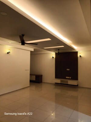 Room in 3 BHK Apartment at Vajram Newtown, Thanisandra Main Road – for Rent