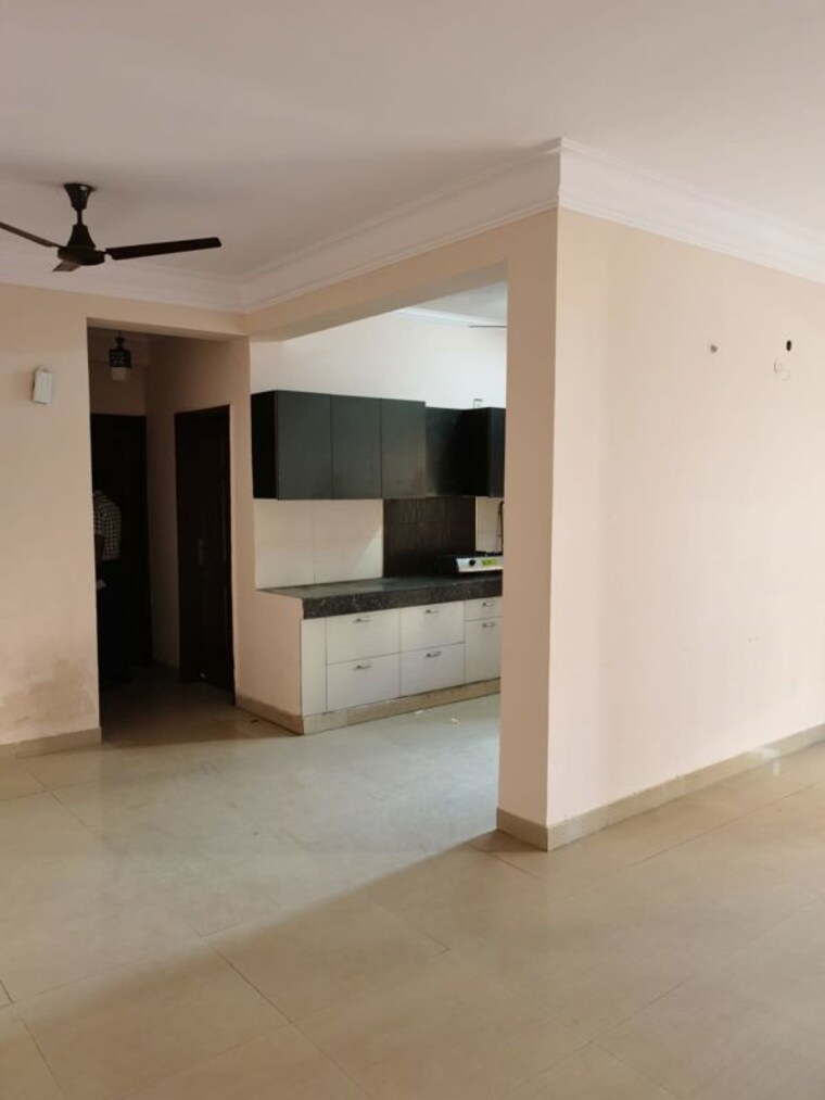 Room, paramount-floraville 3.5 Bedroom 1685 Sq.Ft. Apartment In Sector 137 Noida 9682498