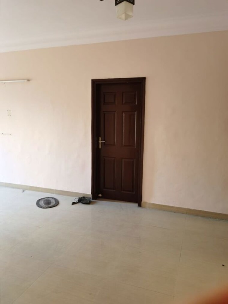 Room, paramount-floraville 3.5 Bedroom 1685 Sq.Ft. Apartment In Sector 137 Noida 9682498