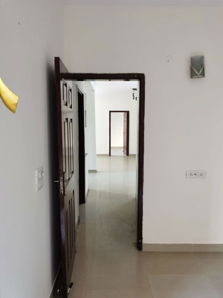 Room, paramount-floraville 3.5 Bedroom 1685 Sq.Ft. Apartment In Sector 137 Noida 9682498