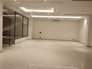Room in 5 BHK Penthouse at Jawahar Nagar – for Rent