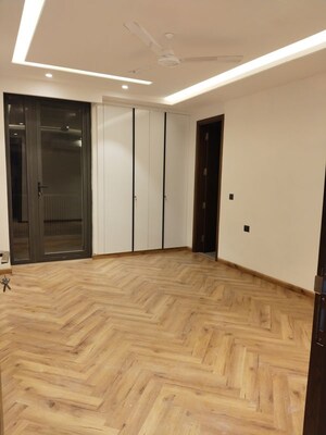 Room in 5 BHK Penthouse at Jawahar Nagar – for Rent