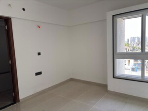 Room in 2.5 BHK Apartment at Pristine Allure, Kharadi – for Rent