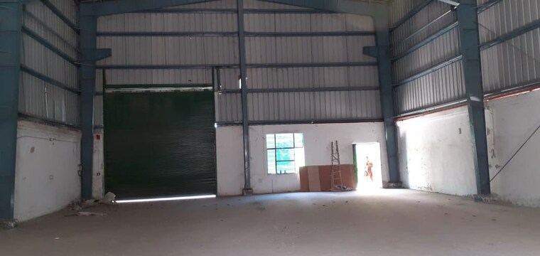 Room, udyog vihar phase 1 Commercial Warehouse 2500 Sq.Ft. In Udyog Vihar Phase 1 Gurgaon 10371471