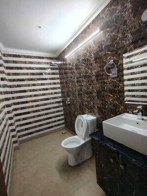 Bathroom in 2 BHK Builder Floor at Sector 46 – for Rent