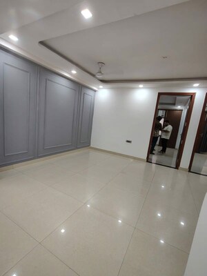 Room in 2 BHK Builder Floor at Sector 46 – for Rent