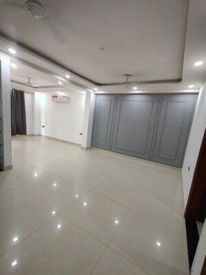 Room in 2 BHK Builder Floor at Sector 46 – for Rent
