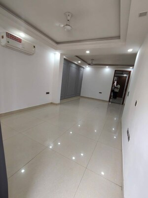 Room in 2 BHK Builder Floor at Sector 46 – for Rent