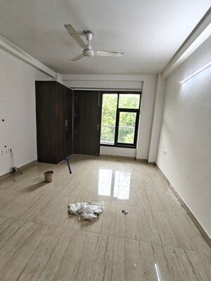 Room in 2 BHK Builder Floor at Ansal Sushant Lok I, Sector 43 – for Rent