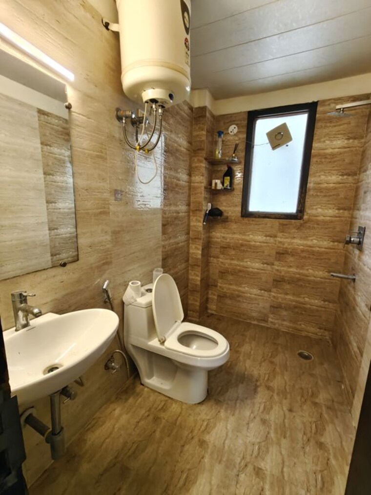 Bathroom, ansal-sushant-lok-i 2 Bedroom 150 Sq.Yd. Builder Floor In Sector 43 Gurgaon 10371491