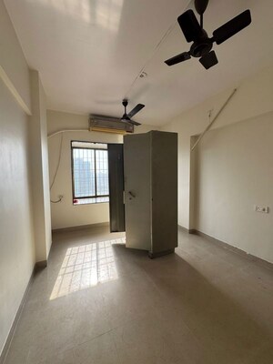 Bedroom in 2 BHK Apartment at Sheth Heights, Chembur – for Rent