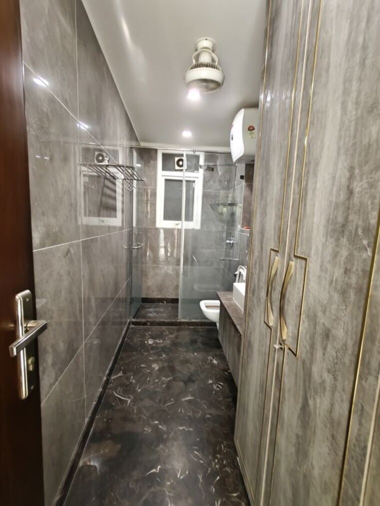 Bathroom, ansal-sushant-lok-i 3 Bedroom 215 Sq.Yd. Builder Floor In Sector 43 Gurgaon 10371508