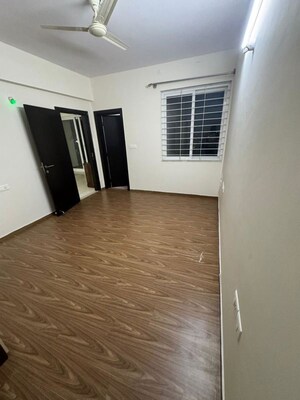 Room in 2 BHK Apartment at Prestige Misty Waters, Hebbal – for Rent