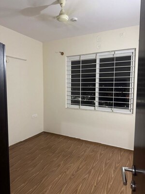 Room in 2 BHK Apartment at Prestige Misty Waters, Hebbal – for Rent