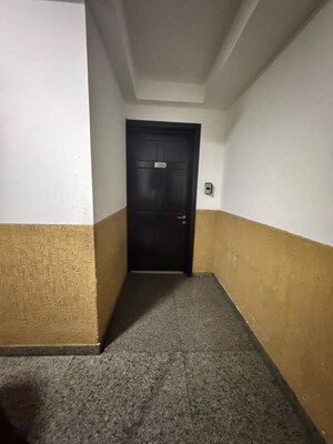Room in 2 BHK Apartment at Prestige Misty Waters, Hebbal – for Rent