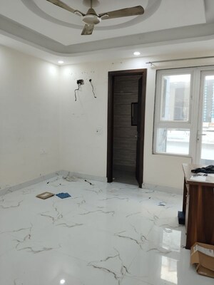 Room in 3 BHK Apartment at Panchsheel Vihar – for Rent