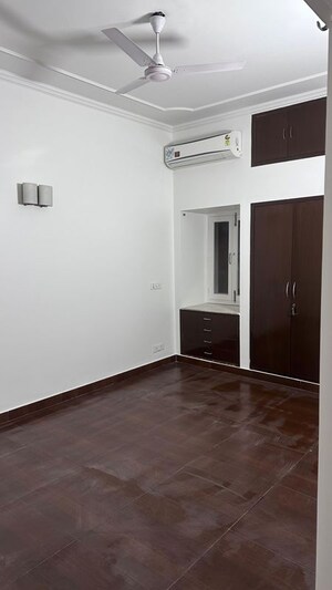 Room in 3 BHK Builder Floor at Anand Niketan – for Rent