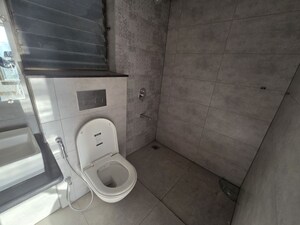 Bathroom in 1 BHK Apartment at Mahindra Alcove, Chandivali – for Rent