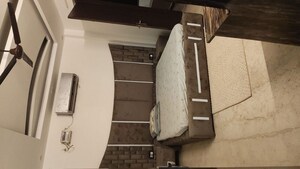 Staircase in 3 BHK Builder Floor at DLF City Phase IV, Dlf Phase iv – for Rent