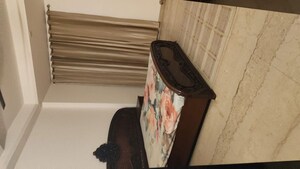Furnished Amenities in 3 BHK Builder Floor at DLF City Phase IV, Dlf Phase iv – for Rent
