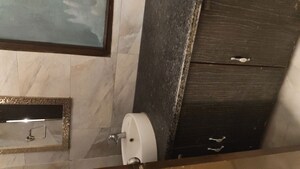 Furnished Amenities in 3 BHK Builder Floor at DLF City Phase IV, Dlf Phase iv – for Rent