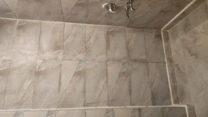 Bathroom in 3 BHK Builder Floor at DLF City Phase IV, Dlf Phase iv – for Rent