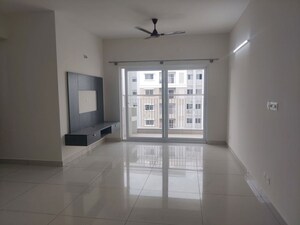 Room in 3 BHK Apartment at Prestige Green Gables, Panathur – for Rent