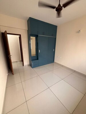 Room in 3 BHK Apartment at Prestige Green Gables, Panathur – for Rent