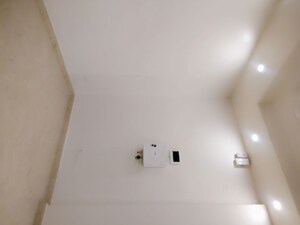 Furnished Amenities in 3.5 BHK Builder Floor at Mayfield Garden – for Sale
