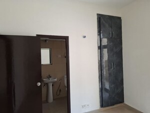 Room in 3 BHK Apartment at Mahagun Mywoods III, Sector 16c Greater Noida – for Rent