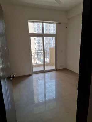 Room in 3 BHK Apartment at Mahagun Mywoods III, Sector 16c Greater Noida – for Rent