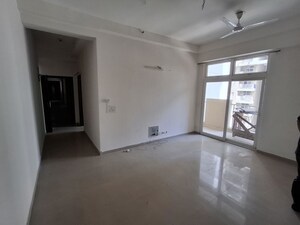 Room in 3 BHK Apartment at Mahagun Mywoods III, Sector 16c Greater Noida – for Rent