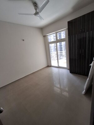 Room in 3 BHK Apartment at Mahagun Mywoods III, Sector 16c Greater Noida – for Rent
