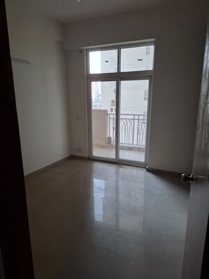 Room in 3 BHK Apartment at Mahagun Mywoods III, Sector 16c Greater Noida – for Rent