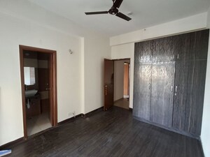 Room in 3 BHK Apartment at Mahagun Mywoods III, Sector 16c Greater Noida – for Rent