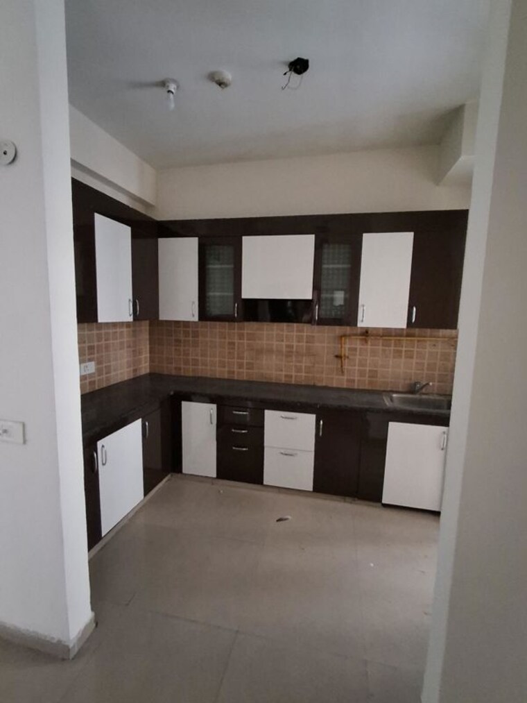 Kitchen, mahagun-mywoods-iii 3 Bedroom 1520 Sq.Ft. Apartment In Sector 16c Greater Noida Greater Noida 10371601