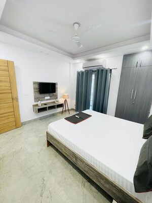 Bedroom in 1 BHK Builder Floor at Ansal Sushant Lok I, Sector 43 – for Rent