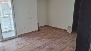 Room in 3 BHK Apartment at Samridhi Luxuriya Avenue, Sector 150 – for Rent
