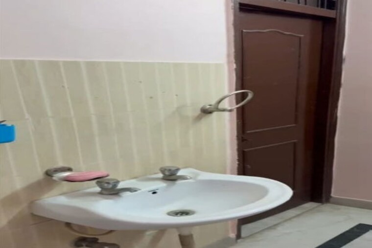 Bathroom, sector 4 2 Bedroom 1440 Sq.Ft. Builder Floor In Sector 4 Gurgaon 10371618